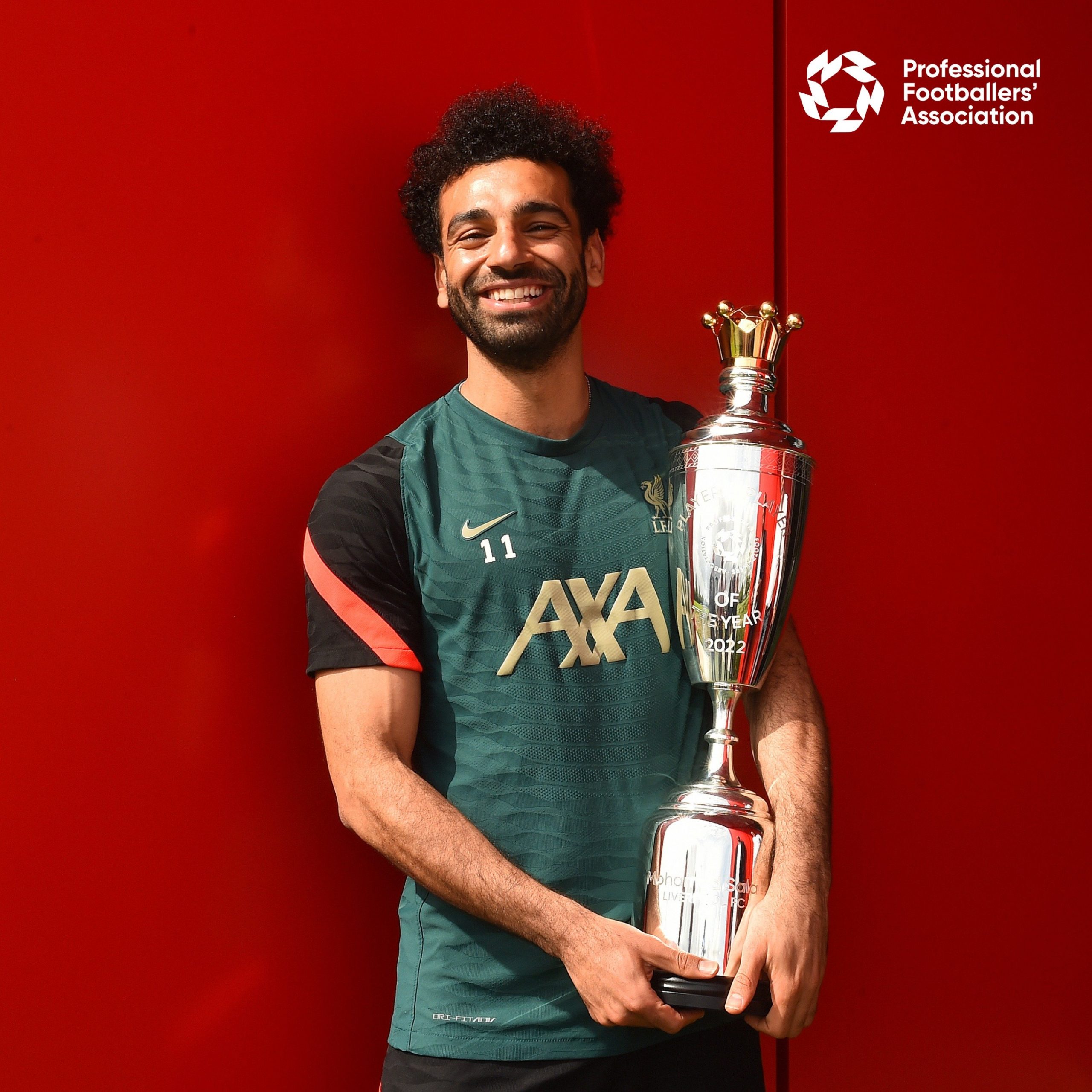 مفاجأة الموسم… محمد صلاح يتوج بلقب أفضل لاعب جماهيري لعام 2024