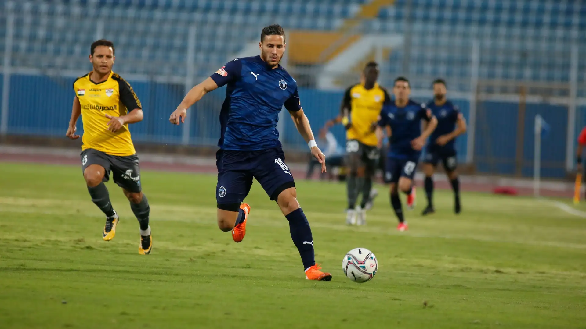 3 شروط مهمة من رمضان صبحي للانتقال إلى الزمالك.. القبض بالدولار أولا