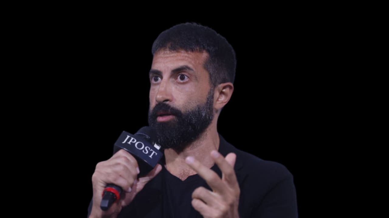 ناجي من الأسر ومنشق عن حماس يحذران الدبلوماسيين من حرب أيديولوجية