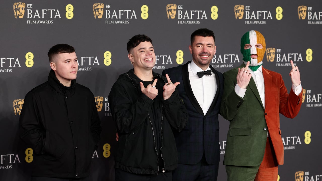 فرقة Kneecap تلغي جولتها الأمريكية بعد اشتباكات مع محتجين يهود في باريس