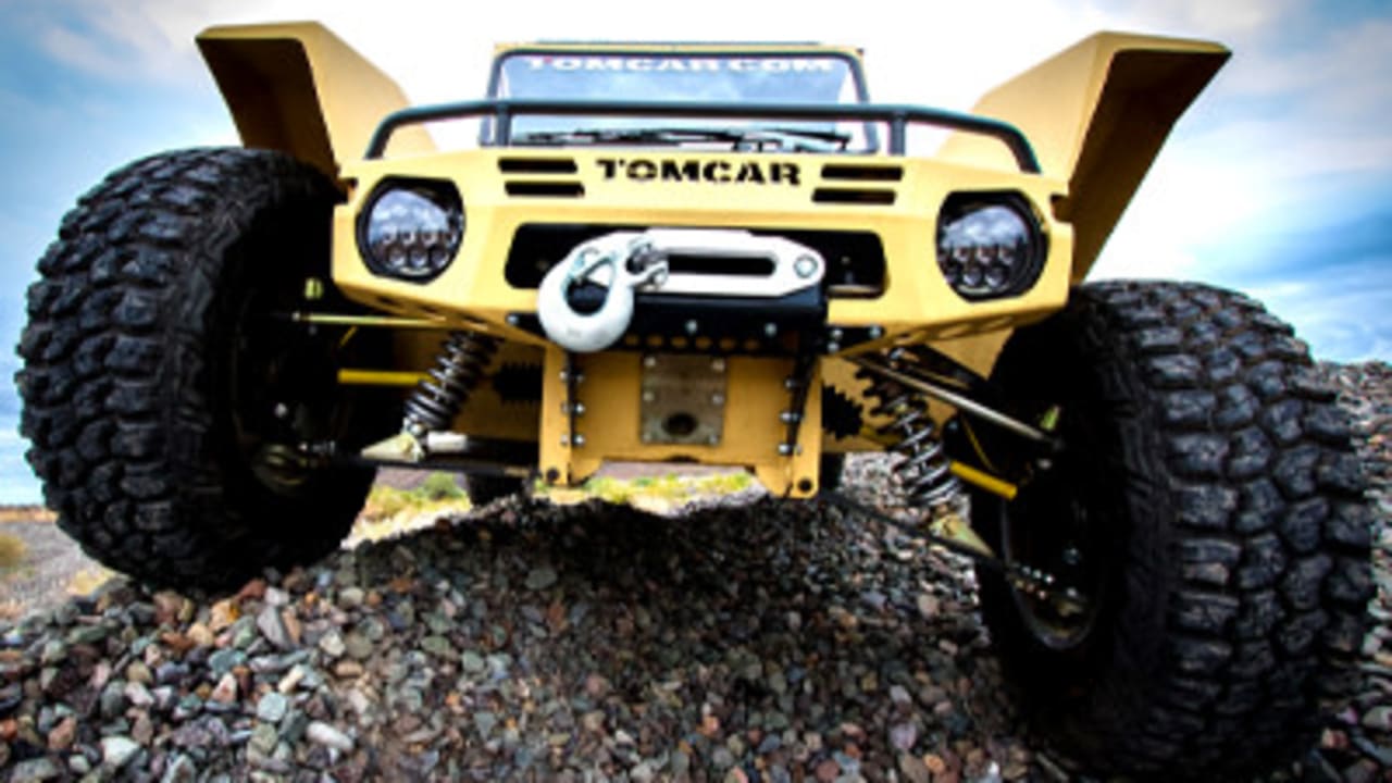 مجموعة JSW وتومكار تتعاونان لإنتاج مركبات عسكرية في الهند