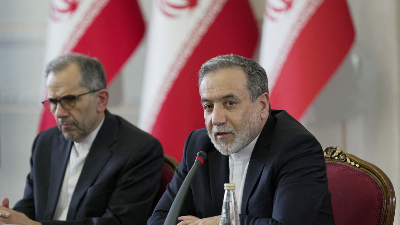 أراغشي يحذر من حرب جديدة مع إسرائيل ويطالب العرب بدعم غزة