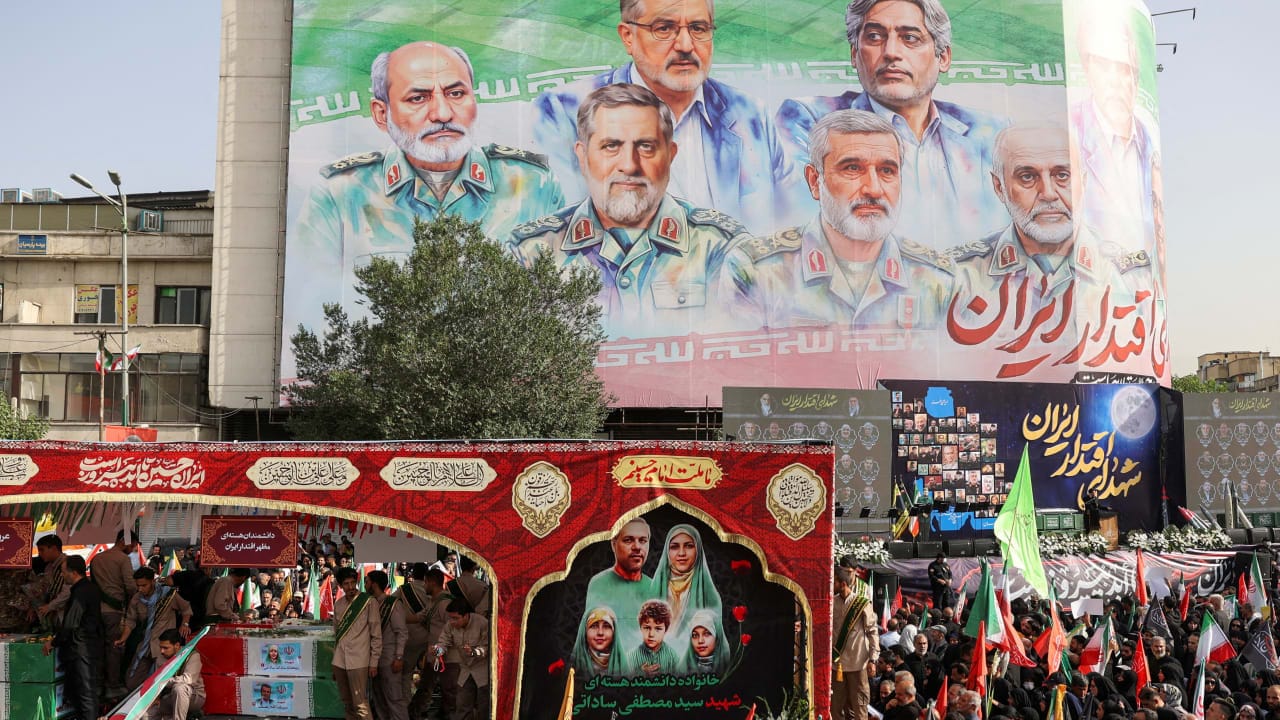 إسرائيل تتجسس على هواتف حراس المسؤولين الإيرانيين لاستهداف قادة الحرس الثوري