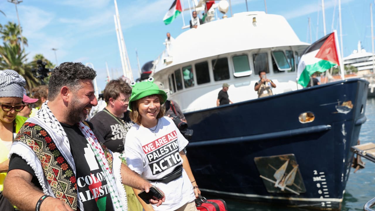 غريتا ثونبرغ تنطلق في رحلة إنسانية إلى غزة