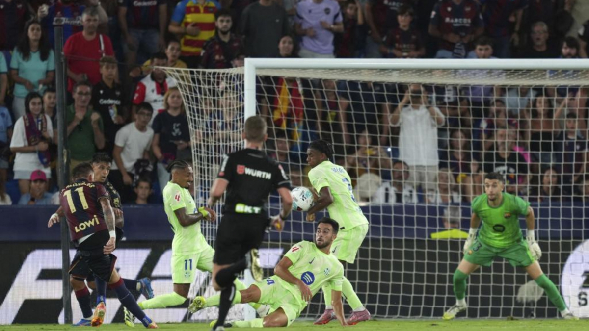 بالدي يعبر عن استيائه بعد مباراة فالنسيا