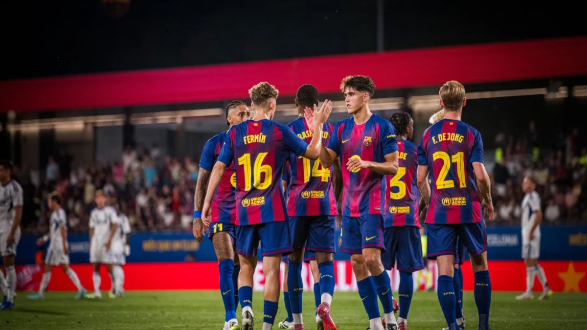 برشلونة يستعد لارتداء زيه الجديد في ملعب فاليكاس