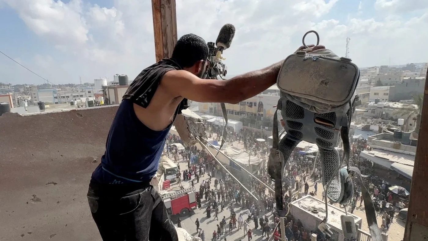 مقتل صحفيين من ميدل إيست آي في غارة مزدوجة على مستشفى ناصر بغزة