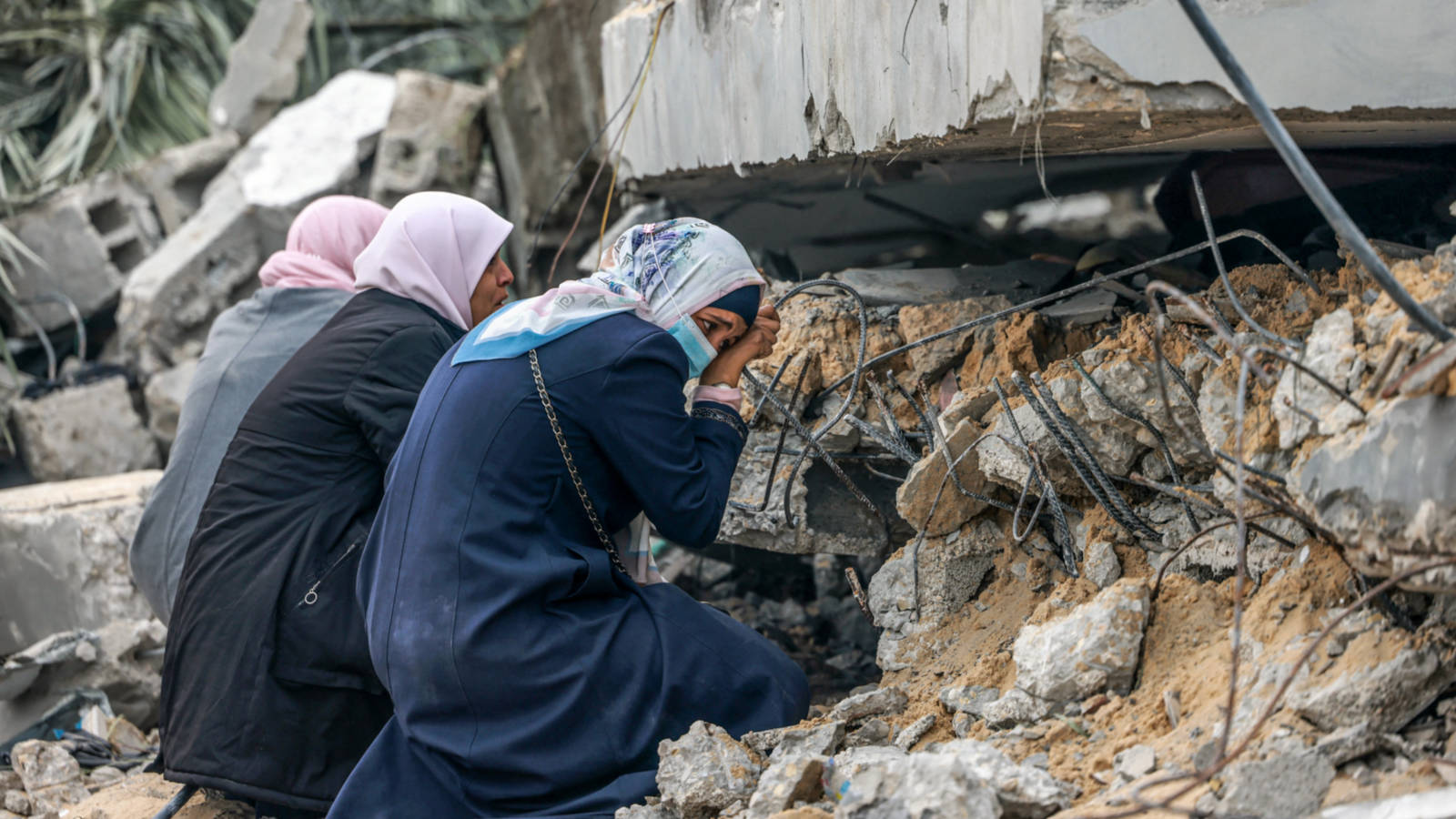 خبراء قانونيون: هل ترتكب إسرائيل إبادة جماعية في غزة؟