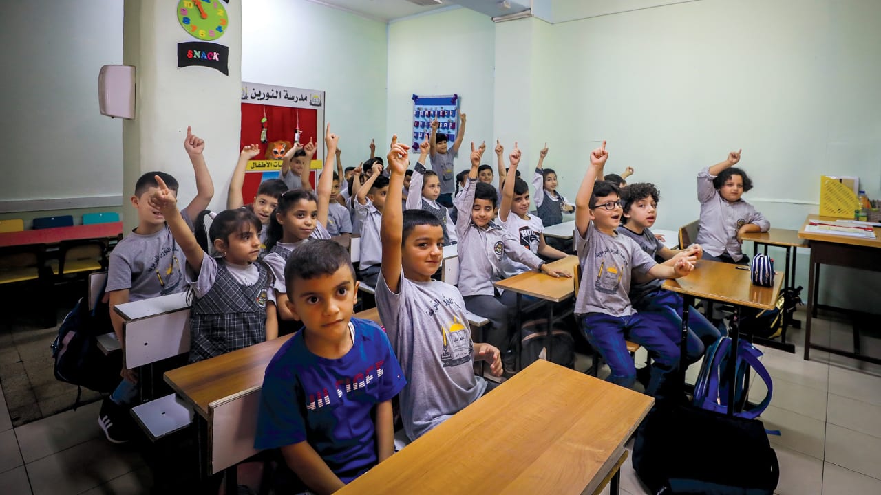 ثلث الإسرائيليين يرفضون مناقشة الحرب والقضايا الاجتماعية في المدارس حسب استطلاع رأي