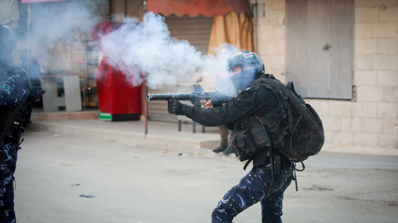 الجيش الإسرائيلي يعتقل خلية إرهابية في الضفة الغربية ويعثر على صواريخ