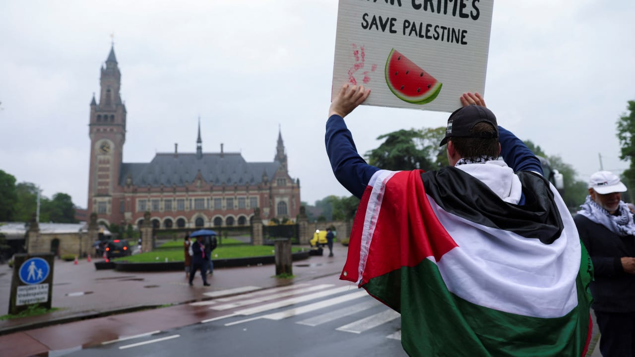 مسؤول سابق في الشين بيت يحذر من اختراق المنظمات الممولة من الخارج داخل إسرائيل