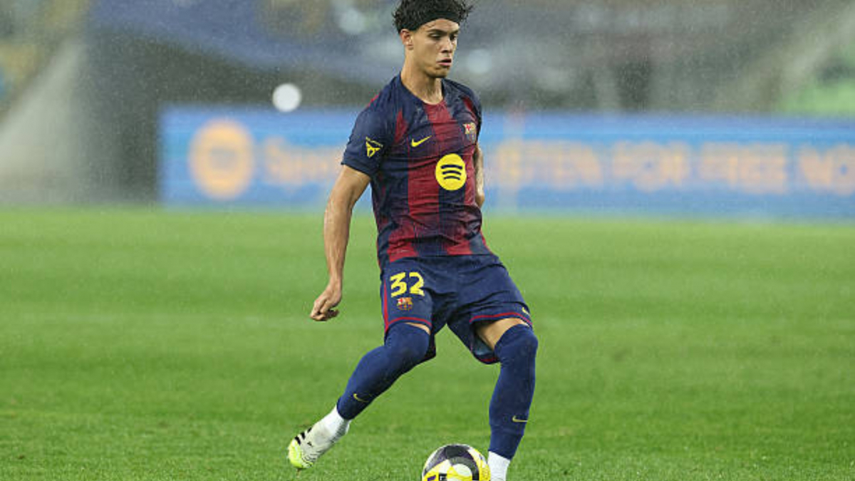 برشلونة يناقش رحيل هكتور فورت وسط اهتمام من أندية متعددة