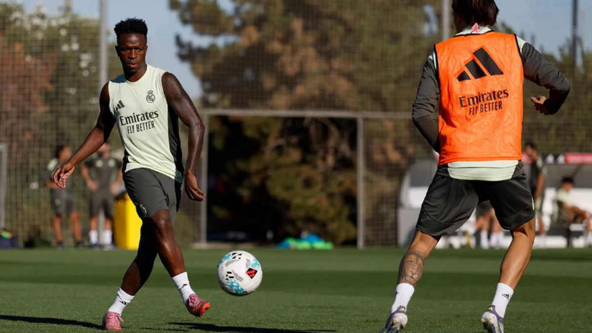 فينيسيوس يواصل تألقه مع ريال مدريد في مباراة ودية