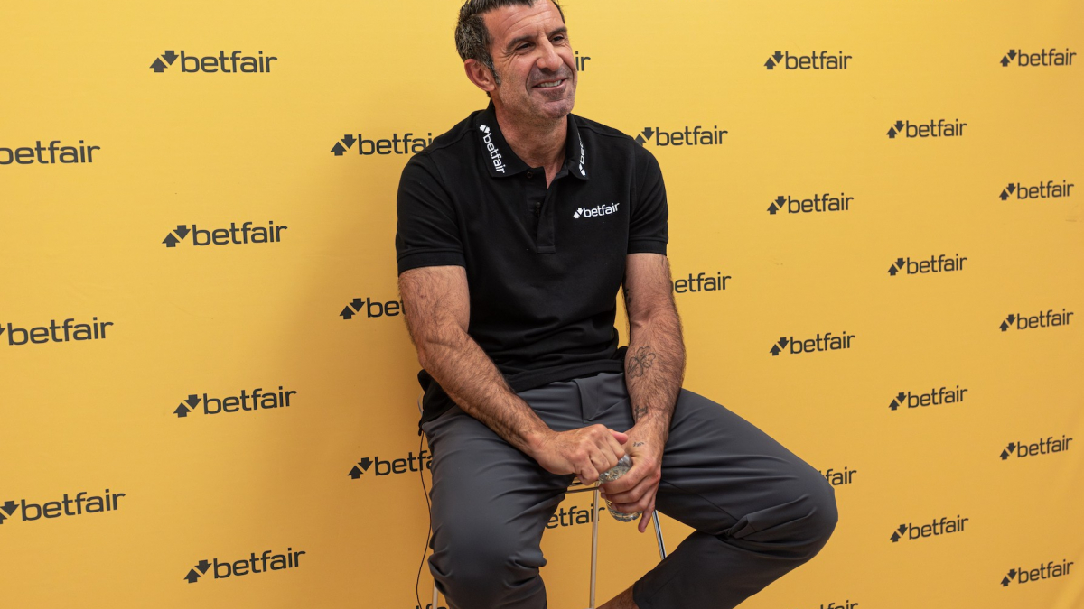 فيفو يختار Pedri وValverde لتعزيز صفوف ريال مدريد وبرشلونة