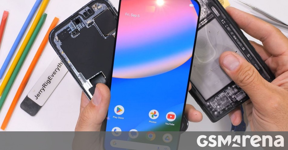تفكيك Google Pixel 10 Pro XL يكشف عن بطارية سهلة الاستبدال