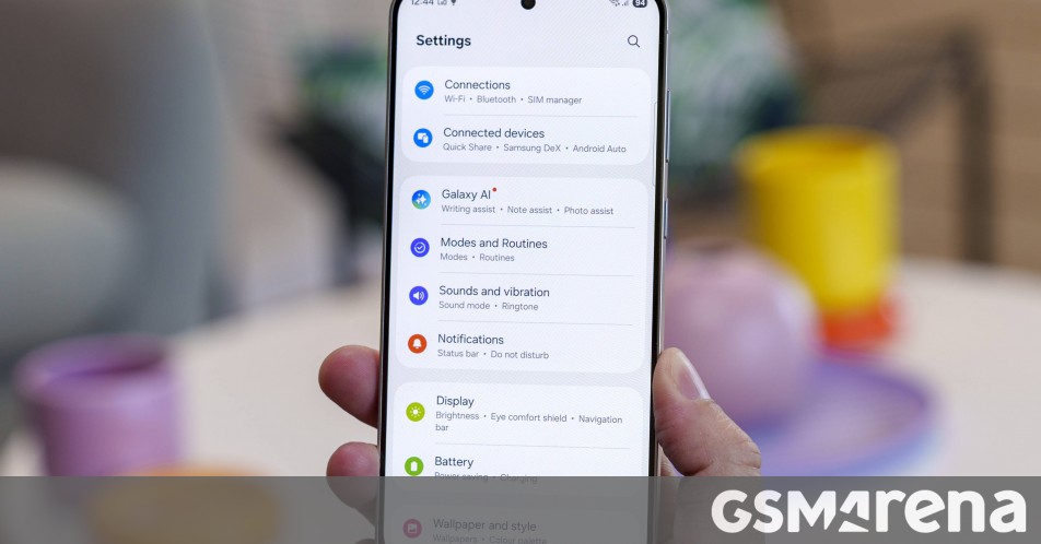 تحديث أول لجهاز سامسونج جالكسي S25 FE: ما الجديد