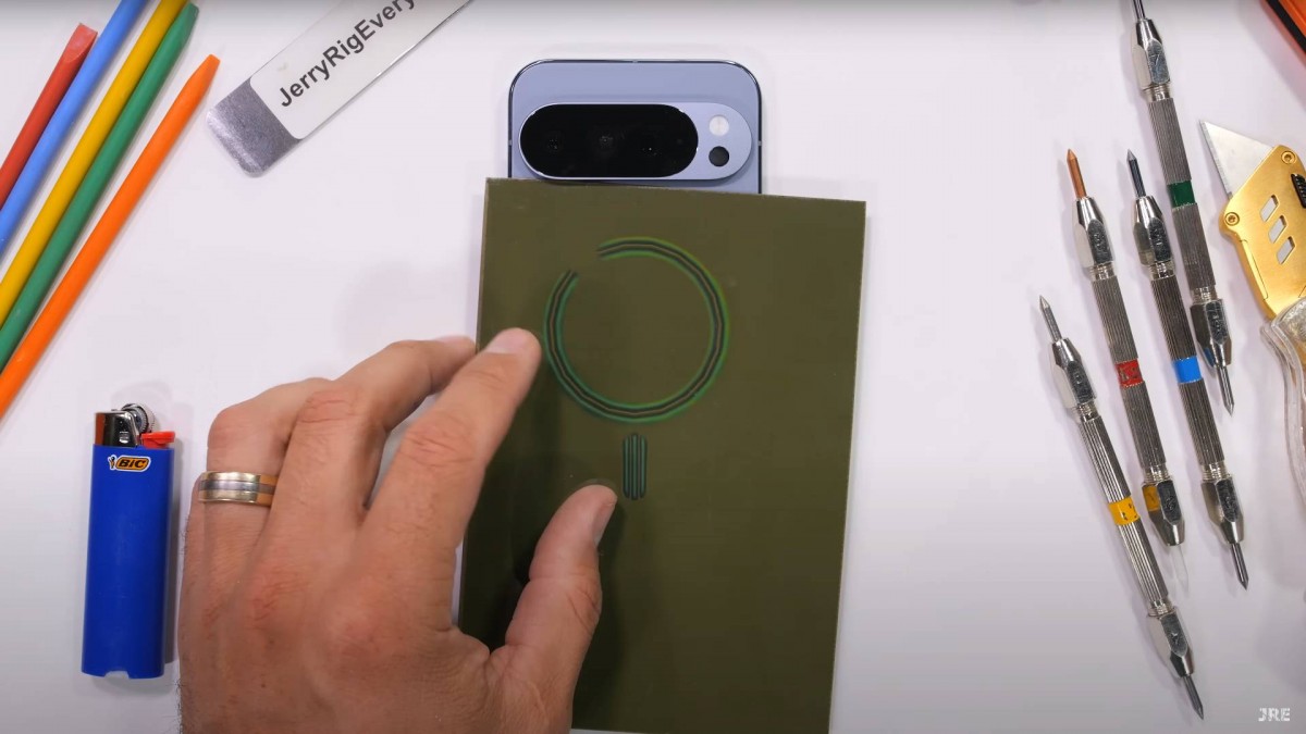 بيكسل 10 برو إكس إل يتجاوز اختبار الانحناء بنجاح كبير