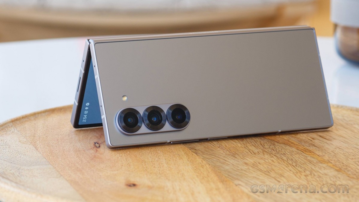 سامسونج جالاكسي Z فولد6 و Z فليب6 يتلقيان تحديث One UI 8 المستقر