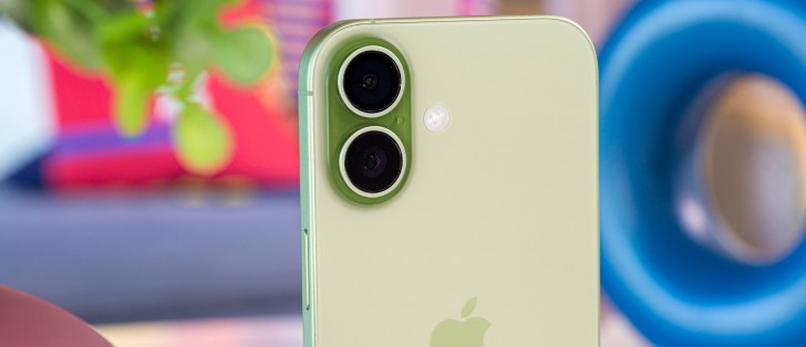 مراجعة آيفون 17 من آبل