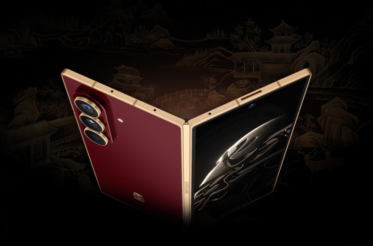 سامسونج W26 أُطلق في الصين مع اتصال الأقمار الصناعية وحزمة بيع أكثر فخامة